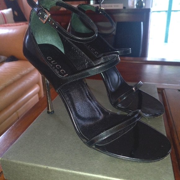 Gucci Shoes - GUCCI HEELS BLACK SZ 7.5 B